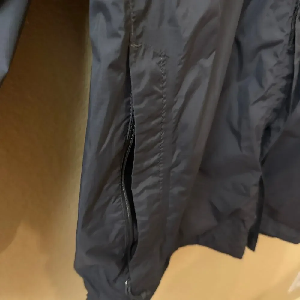 The North Face Men's Resolve HyVent Rain Jacket dark gray XL Hooded Waterproof
